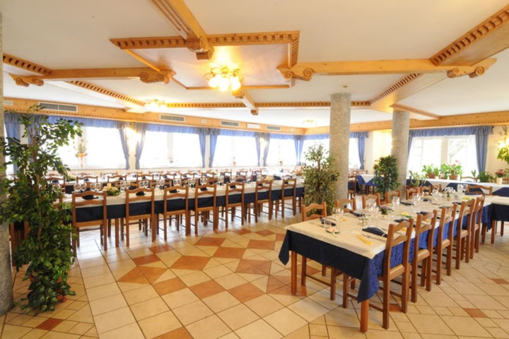 Food court