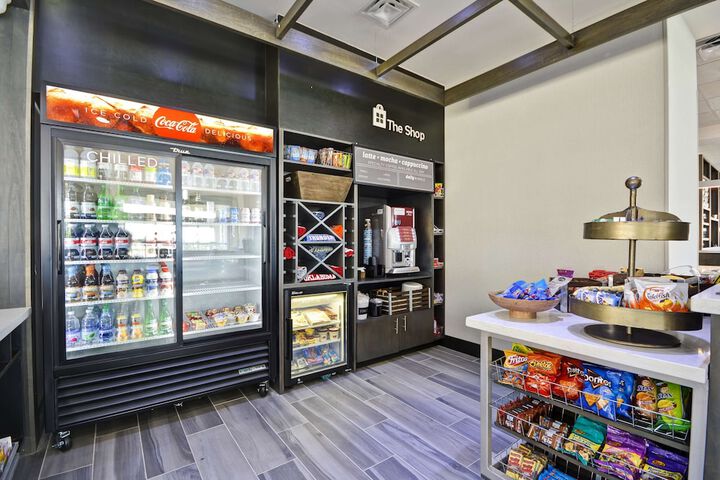 Snack bar
