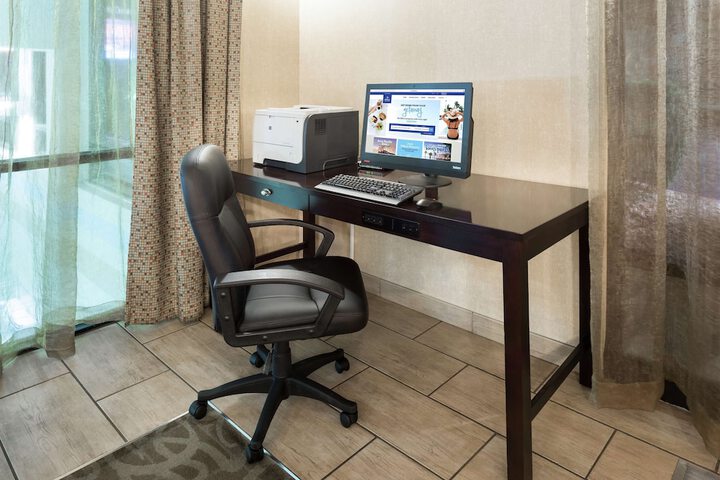 Business Center 27 of 29