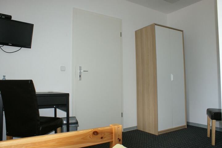 Room 11 of 39