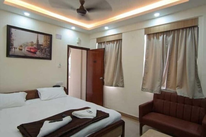 Room 12 of 36