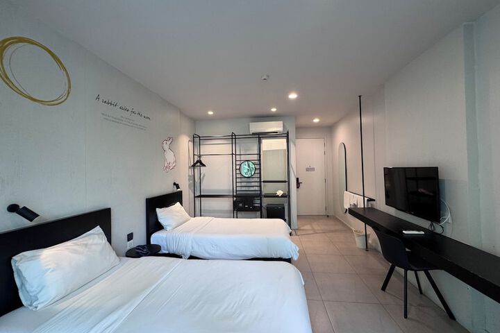 Room 28 of 115
