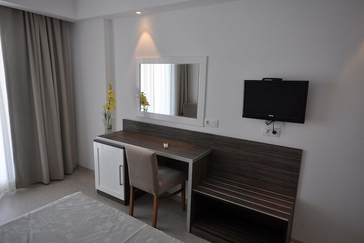 Room 8 of 35