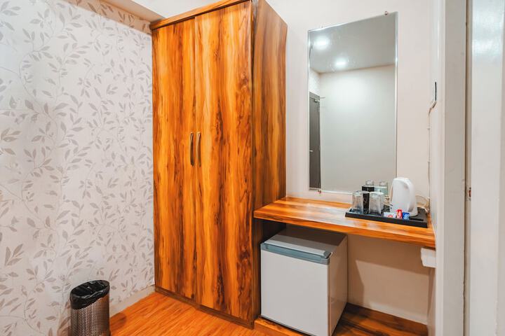 Room 33 of 51