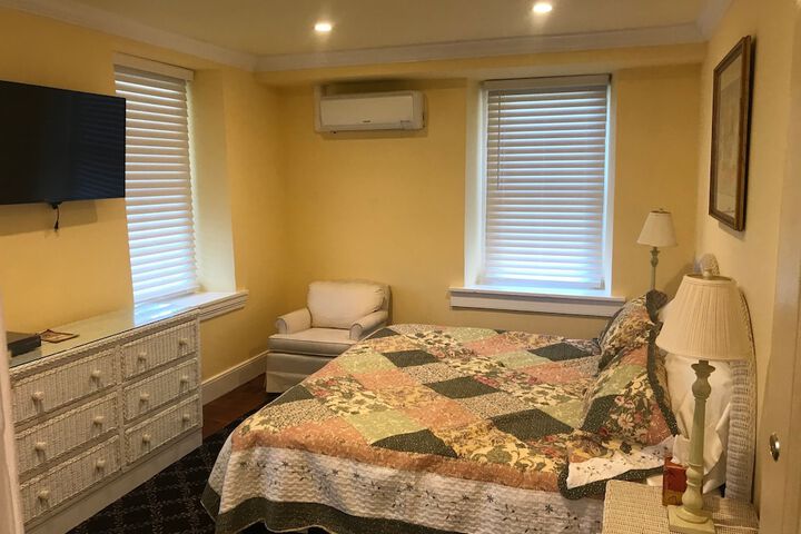 Room 4 of 64