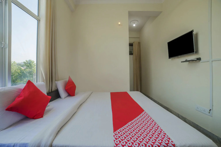Room 10 of 10