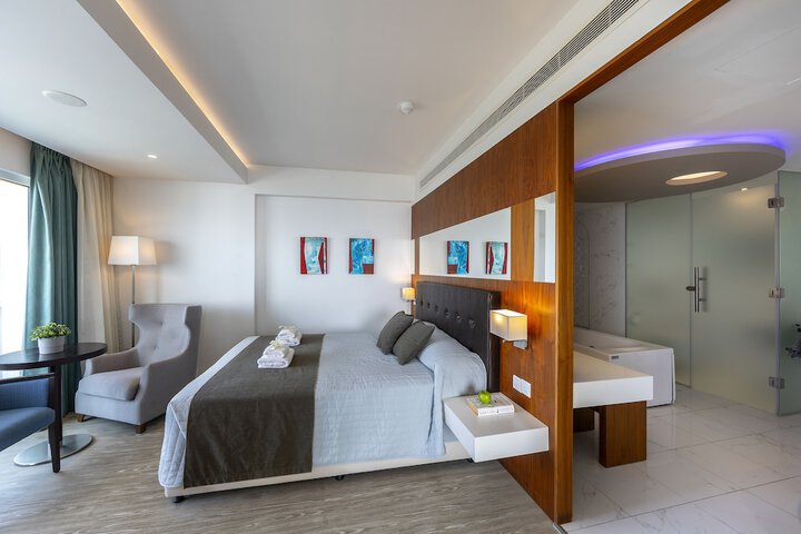 Room 8 of 78