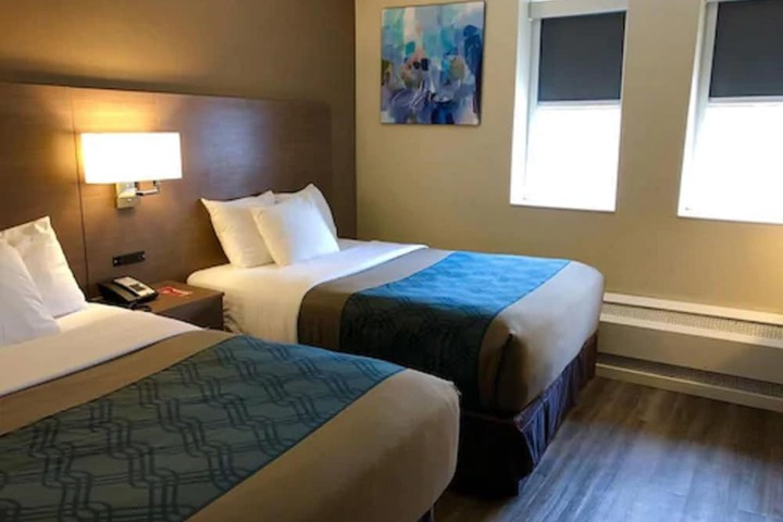 Room 6 of 40