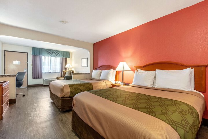 1 King Bed Suite (17 of 22)