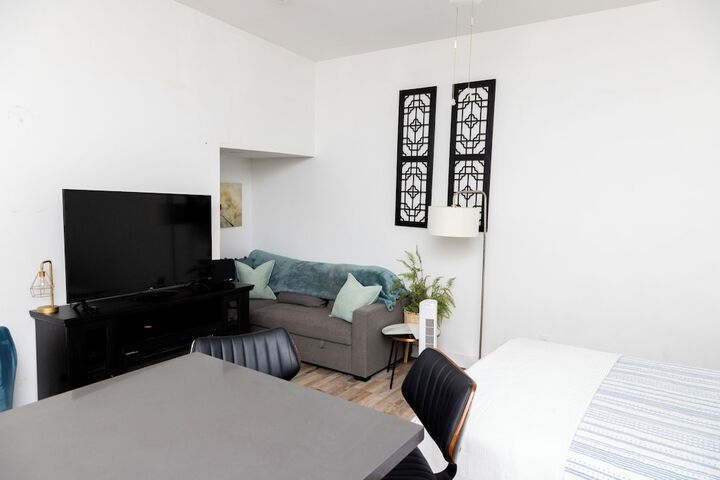 Room 16 of 37