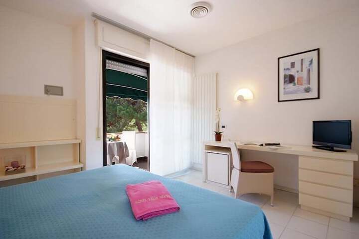 Room 21 of 110