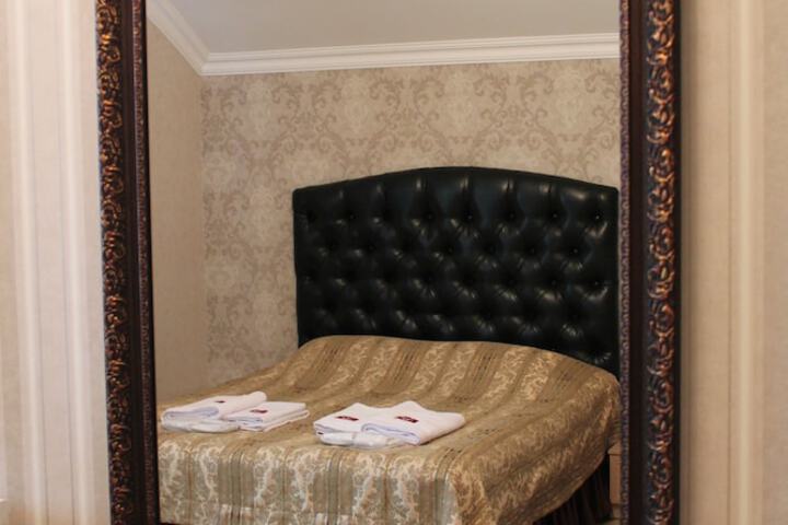 Room 12 of 33