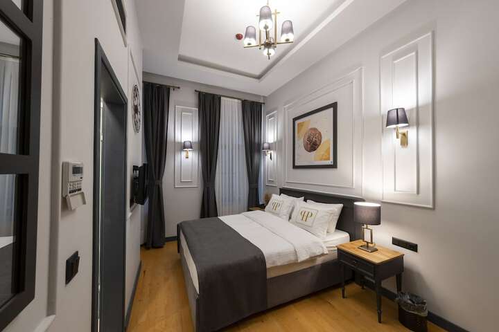Room 16 of 134