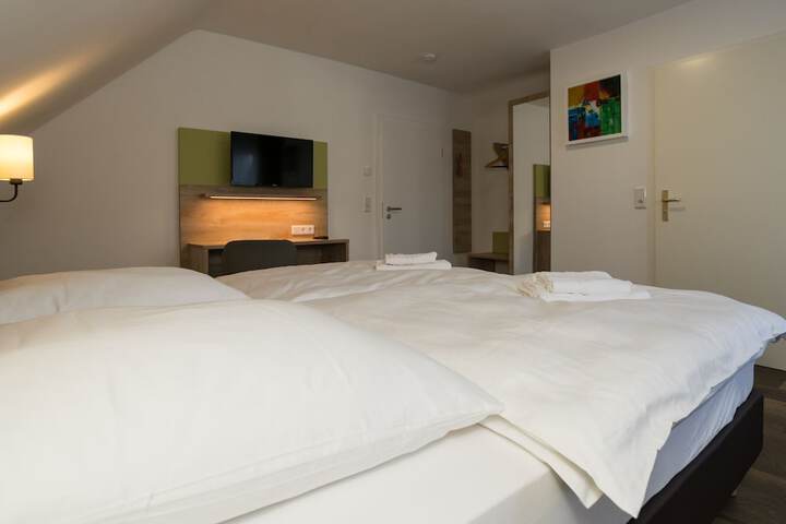 Room 20 of 85
