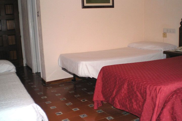 Room 6 of 30