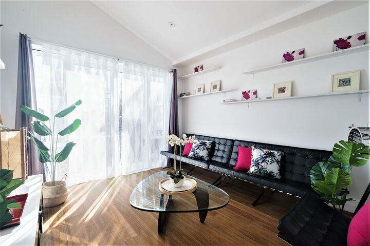 Room 13 of 25