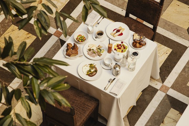 Breakfast/Coffee Service 82 of 95