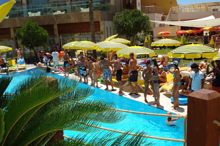 Hotel Pool