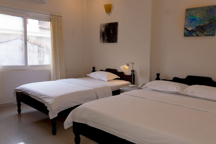 Room 4 of 48