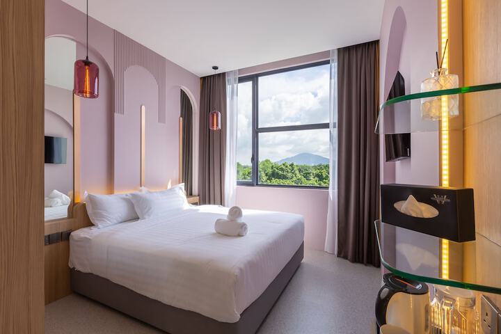 Room 28 of 62