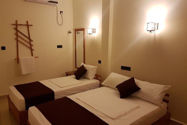 Room 10 of 20