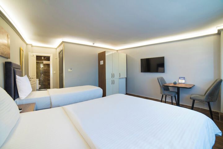 Room 36 of 106