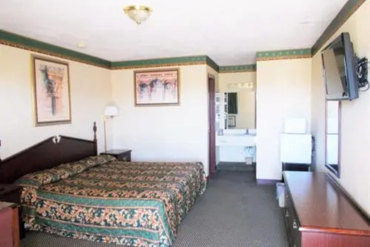 Exterior of Economy Inn