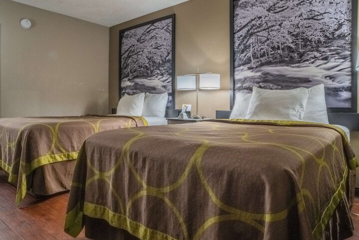 2 Double Beds (1 of 9)