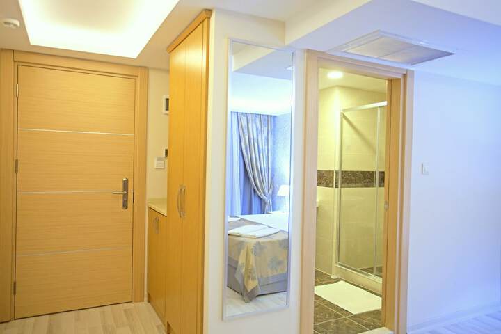Room 9 of 52