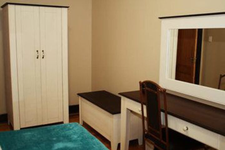 Room 30 of 33