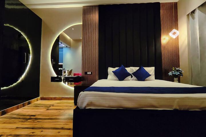 Room 4 of 24