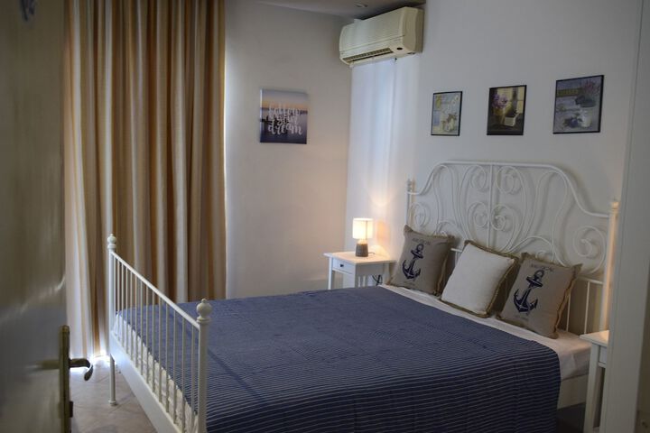 Room 2 of 22