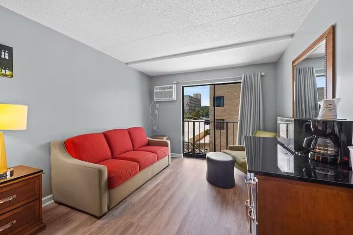 Room 8 of 19