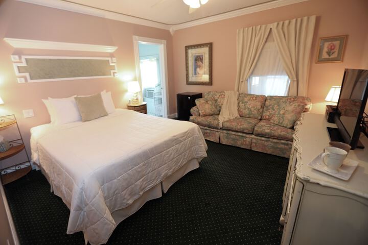 Room 32 of 68