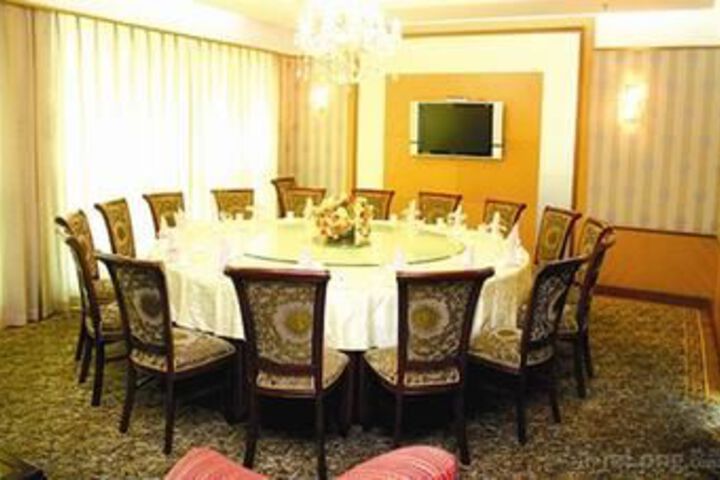 Dining 56 of 63