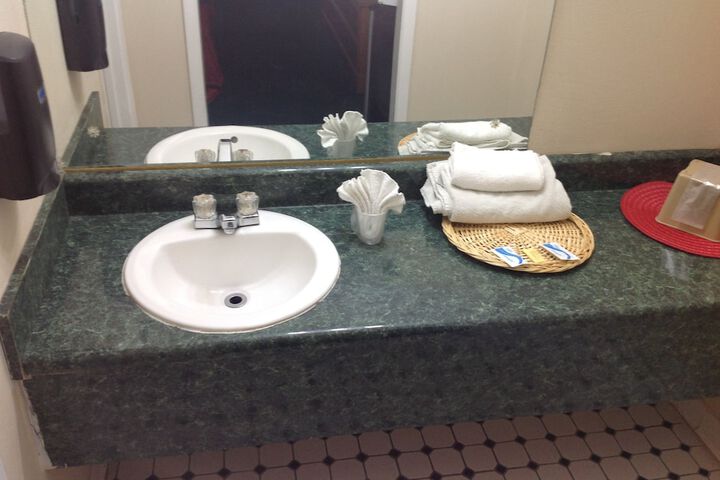 Room 14 of 21