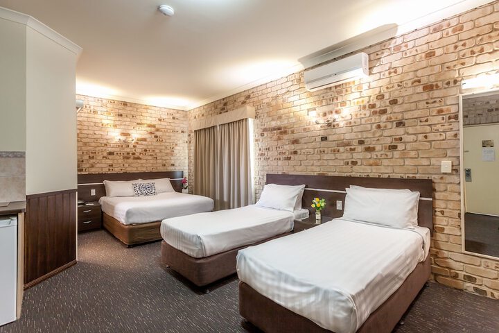Room 8 of 47