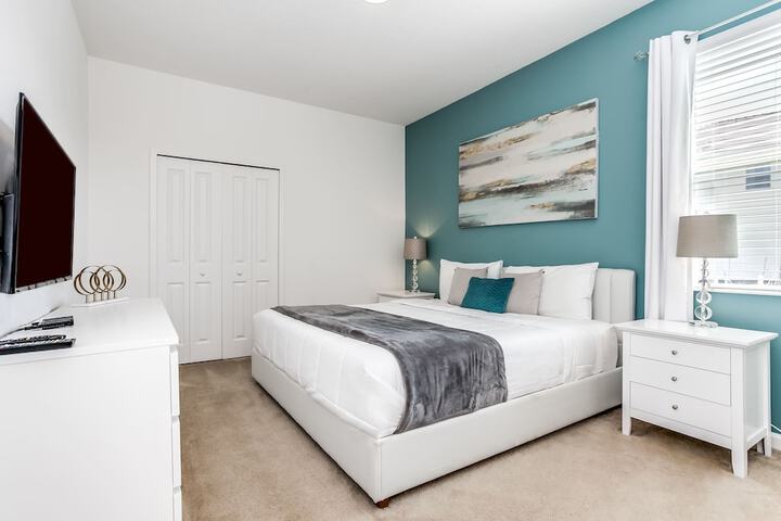 Room 2 of 65
