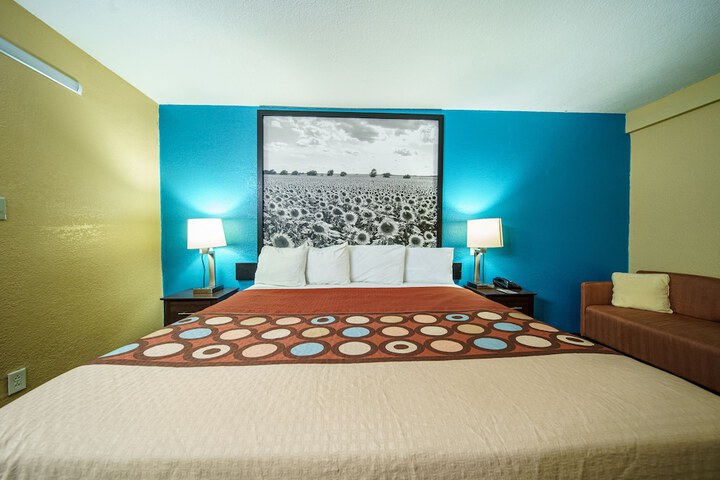 1 King Bed (3 of 45)