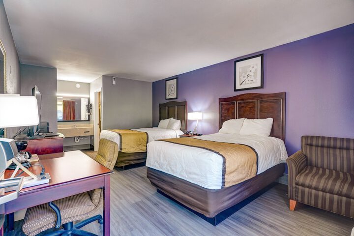 2 Double Beds (6 of 9)