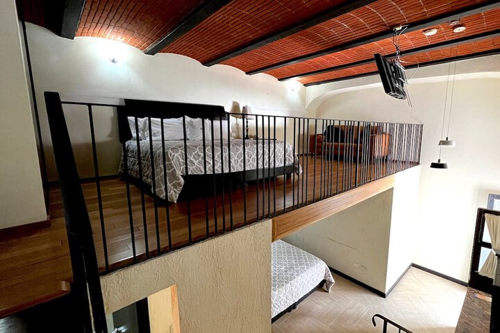 Room 16 of 34