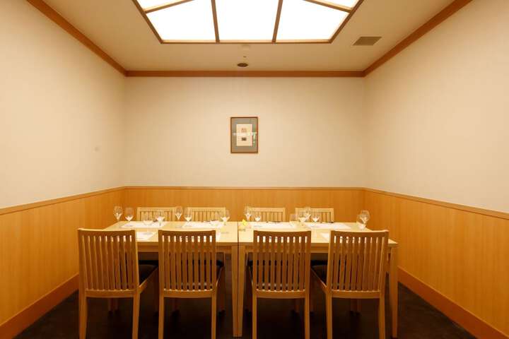 Dining 72 of 160