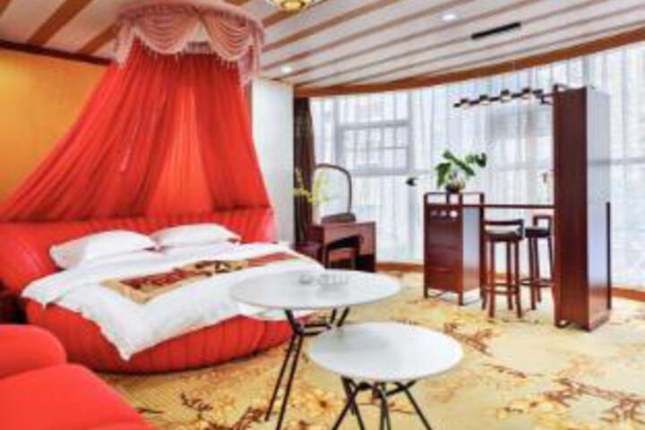 Room 9 of 9