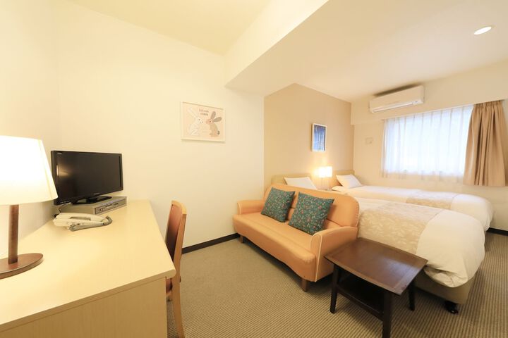 Room 16 of 98