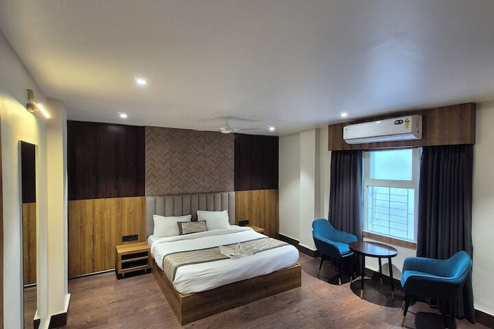 Room 10 of 25