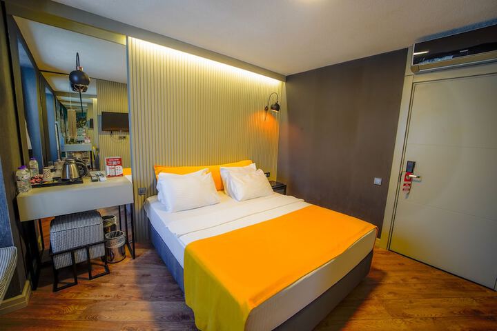 Room 15 of 39