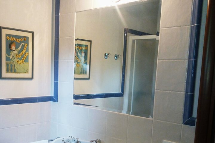 Room 17 of 47