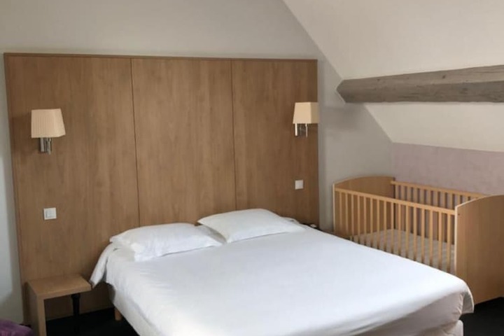 Room 27 of 62
