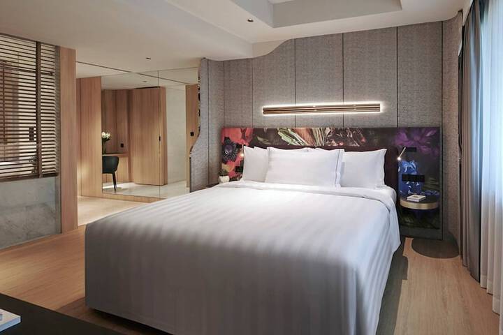 Room 40 of 83