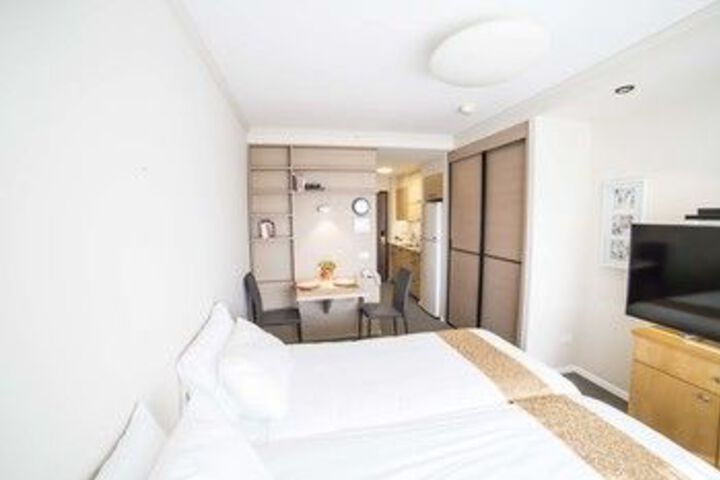 Room 7 of 14